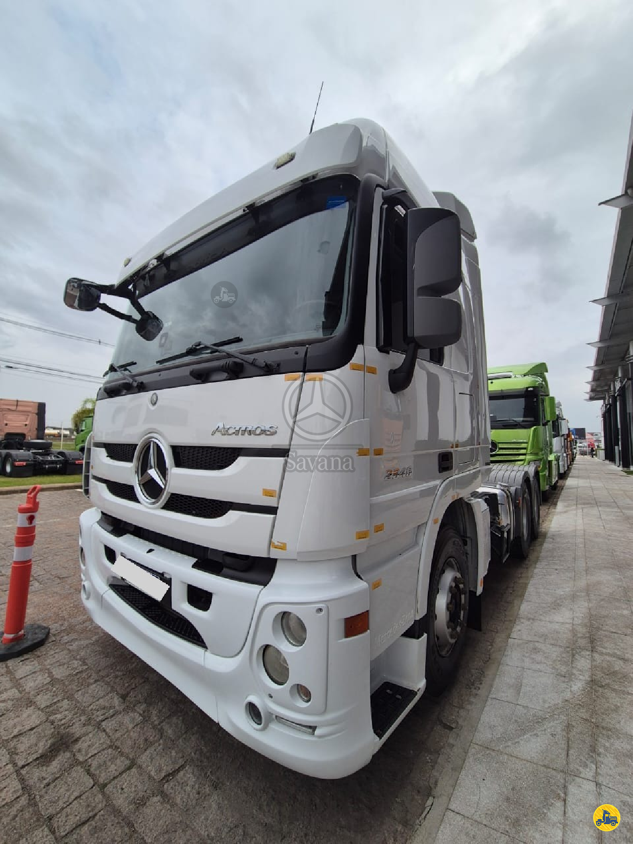 CAMINHAO MERCEDES-BENZ MB 2646 Cavalo Mecânico Cavalo 6x4 Savana Caminhões - Mercedes Benz SAO JOSE DOS PINHAIS PARANÁ PR
